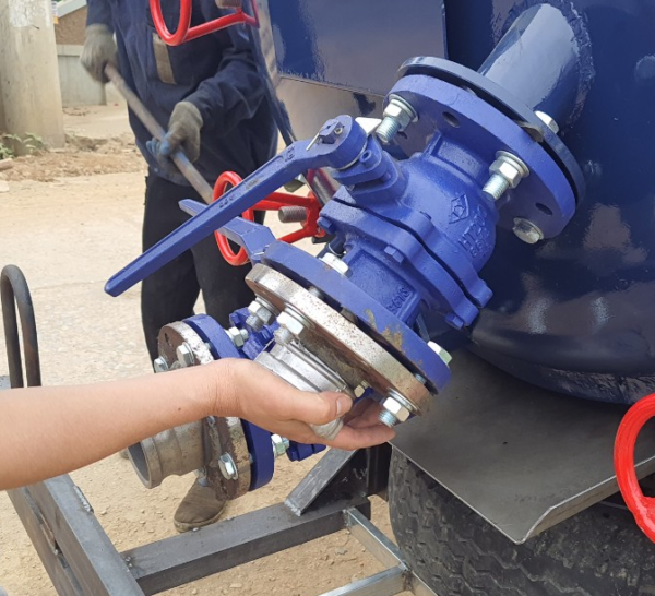 Van mặt bích xe hút chât thải – hút bể phốt – hút hầm cầu