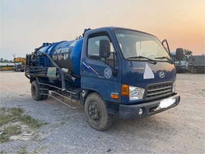 Ô tô hút và vận chuyển chất thải 6 khối Hyundai