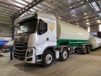 Xe chở thức ăn chăn nuôi 30 khối Chenglong bồn khí