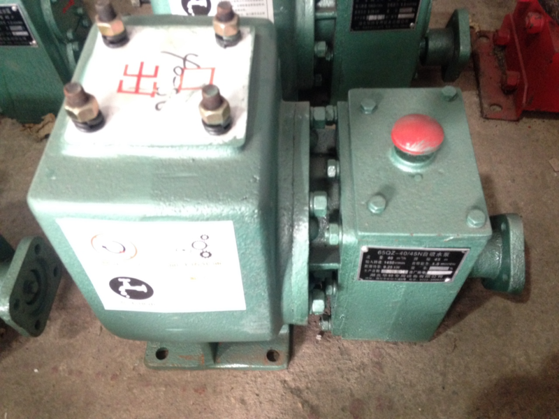 Phụ tùng bơm nước xe rửa đường