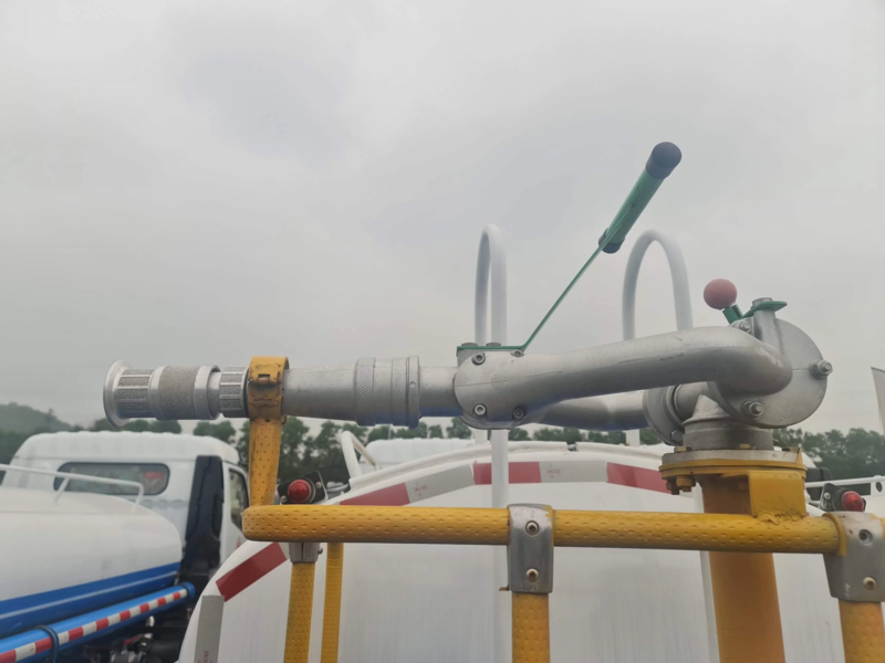 Đại lý bán xe phun nước uy tín