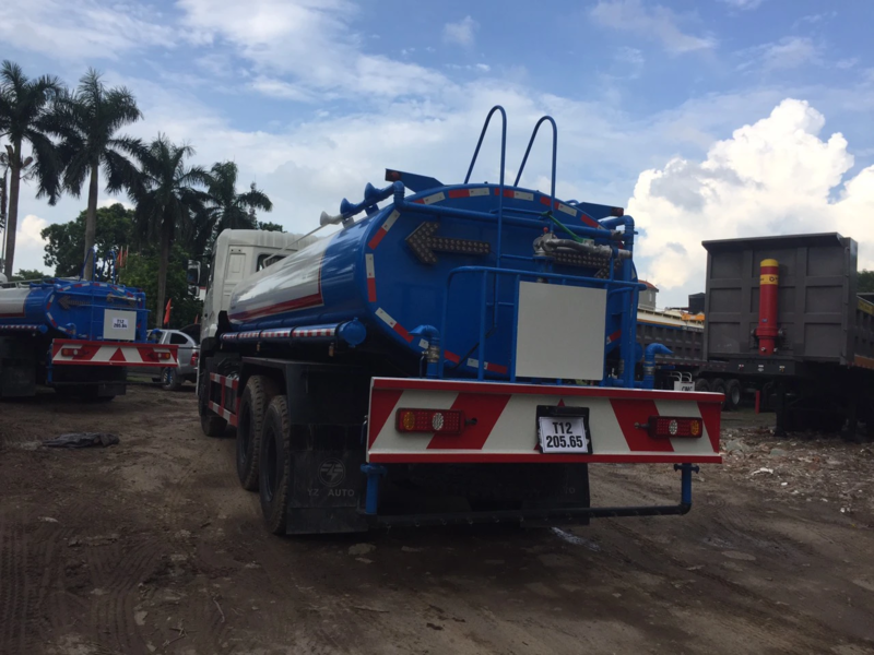 Xe phun nước Dongfeng 9 khối 14 khối