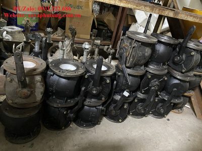 Nắp bồn xe chở xăng dầu